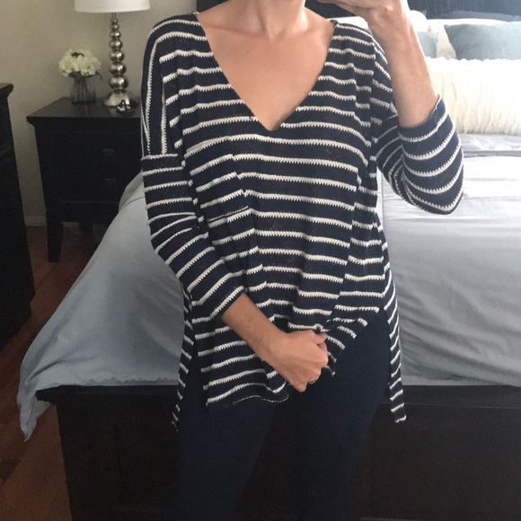 ✨LAST Peach stripes high low vneck long sleeve top - Picture 6 of 8